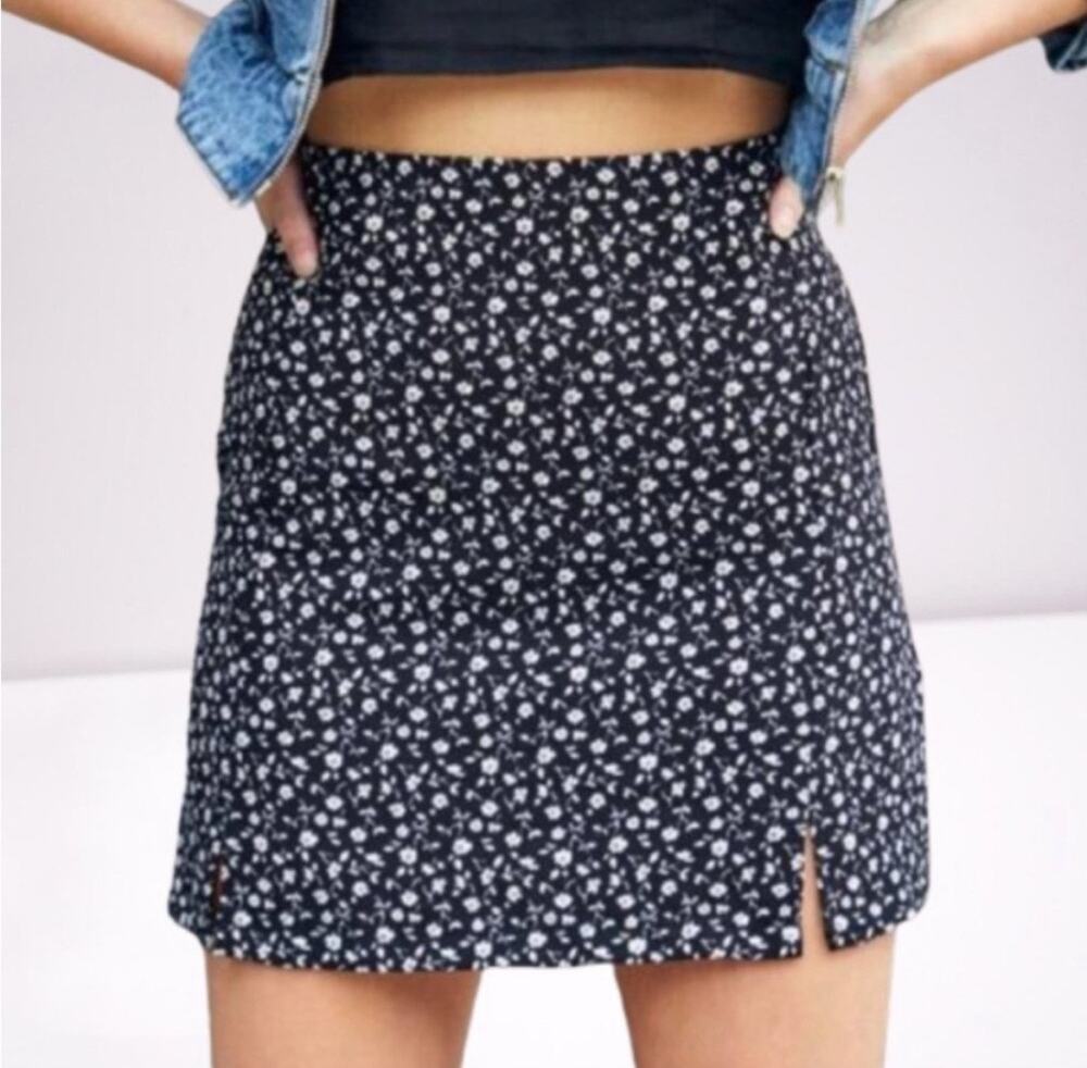 John Galt Brandy Melville Ditsy Floral Print Mini Skirt  slits black white